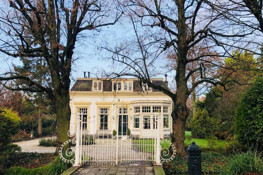 Tiny House In Tuin Van De Statige Villa Mariahof Ντόρντρεχτ Εξωτερικό φωτογραφία