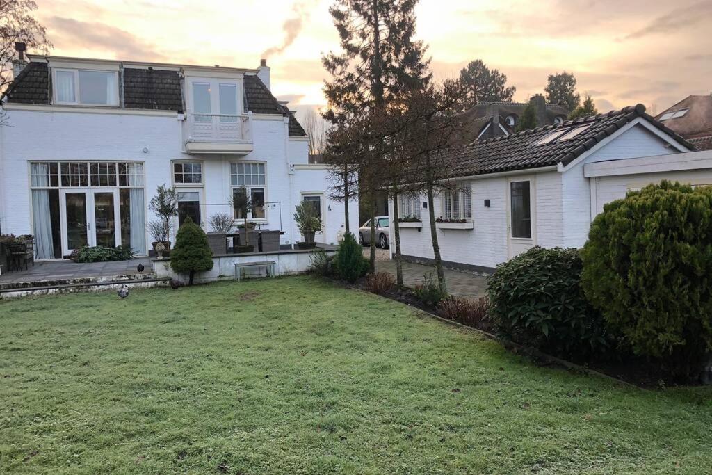 Tiny House In Tuin Van De Statige Villa Mariahof Ντόρντρεχτ Εξωτερικό φωτογραφία